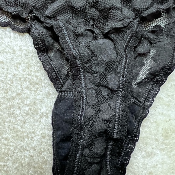 Victoria’s Secret The Lacie thong, one size - Picture 3 of 5